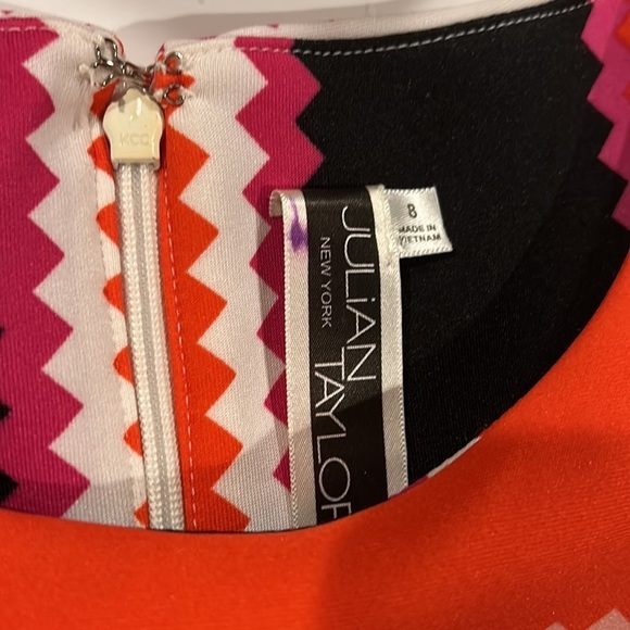 Julian Taylor New York colorful dress with Pockets. SZ 8 - Picture 3 of 5